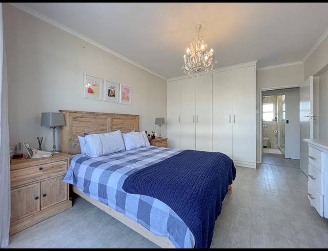 2 BEDROOM APARTMENT FOR SALE IN MOUILLE POINT